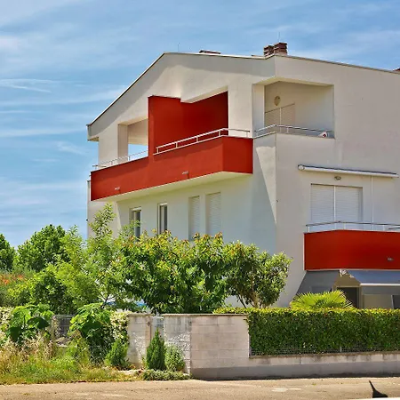 Διαμέρισμα Bezauberndes 500 Meter Zum Mit Besonderer Terrasse *