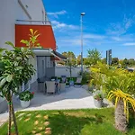 Bezauberndes 500 Meter Zum Mit Besonderer Terrasse Umag