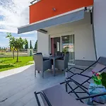 Appartement Bezauberndes 500 Meter Zum Mit Besonderer Terrasse *